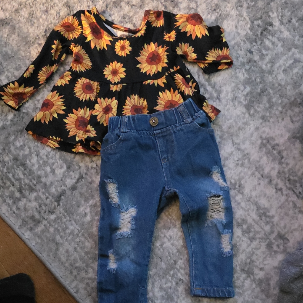 Sunflower Print Top and Distressed Jeans Set